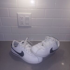 "Nike" Cortez Color White and Black Size:37